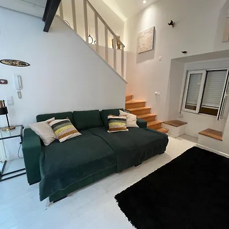 Loft Space Apartment *